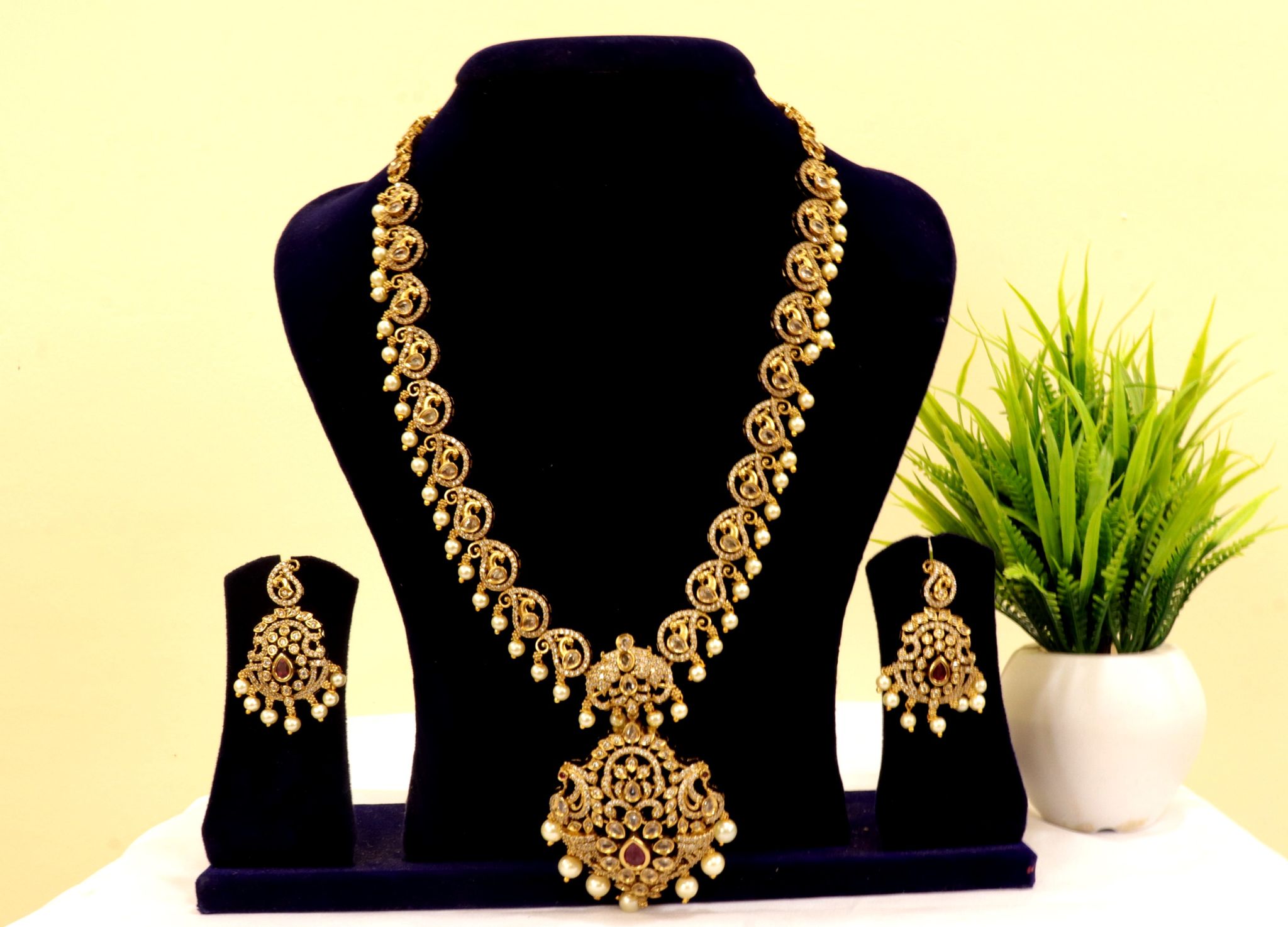 Victoria Bridal Gold Plated Antique Necklace Set With Earrings For Women