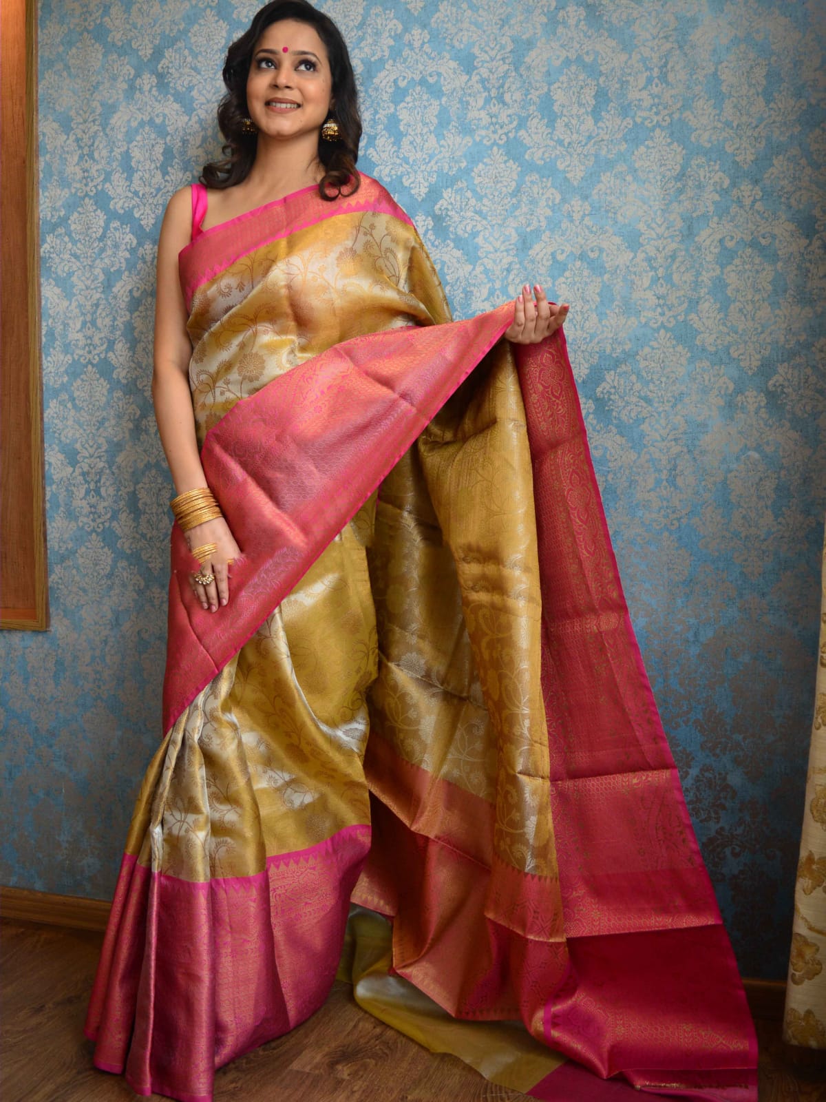 Banarasi Tissue Brocade Silk Saree With Stylish Border