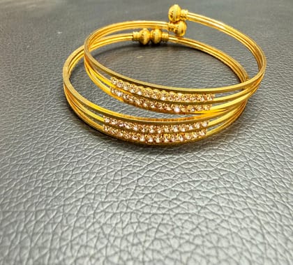 Elegant Women's Gold-Plated Bracelet