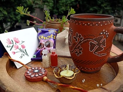 Kutch Painted Pottery Traditional Terracotta Clay Craft Bhai Rakhi Festive Gift Hamper