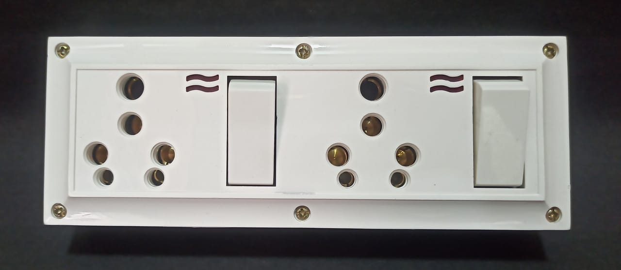 16A 2 Sockets & 2 Switch Extension Box with Indicator, 16A Plug & 5 Meter Wire