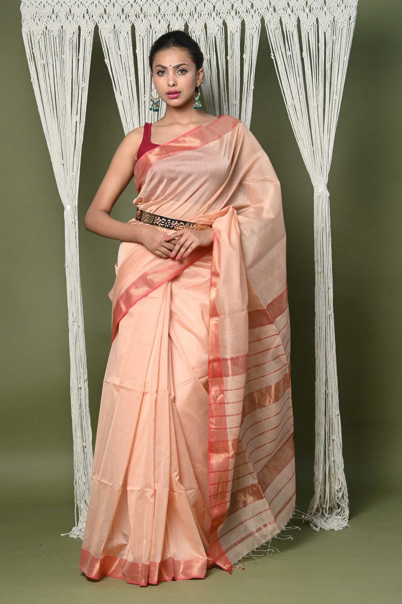 Handloom Cotton Silk Maheshwari Saree With Sleek Golden Border~beige