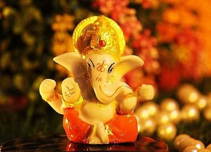 Lord Meditating Hindu God Ganesh ji Ganpati Idol Ganesha Statue Murti Idols for Car Dashboard