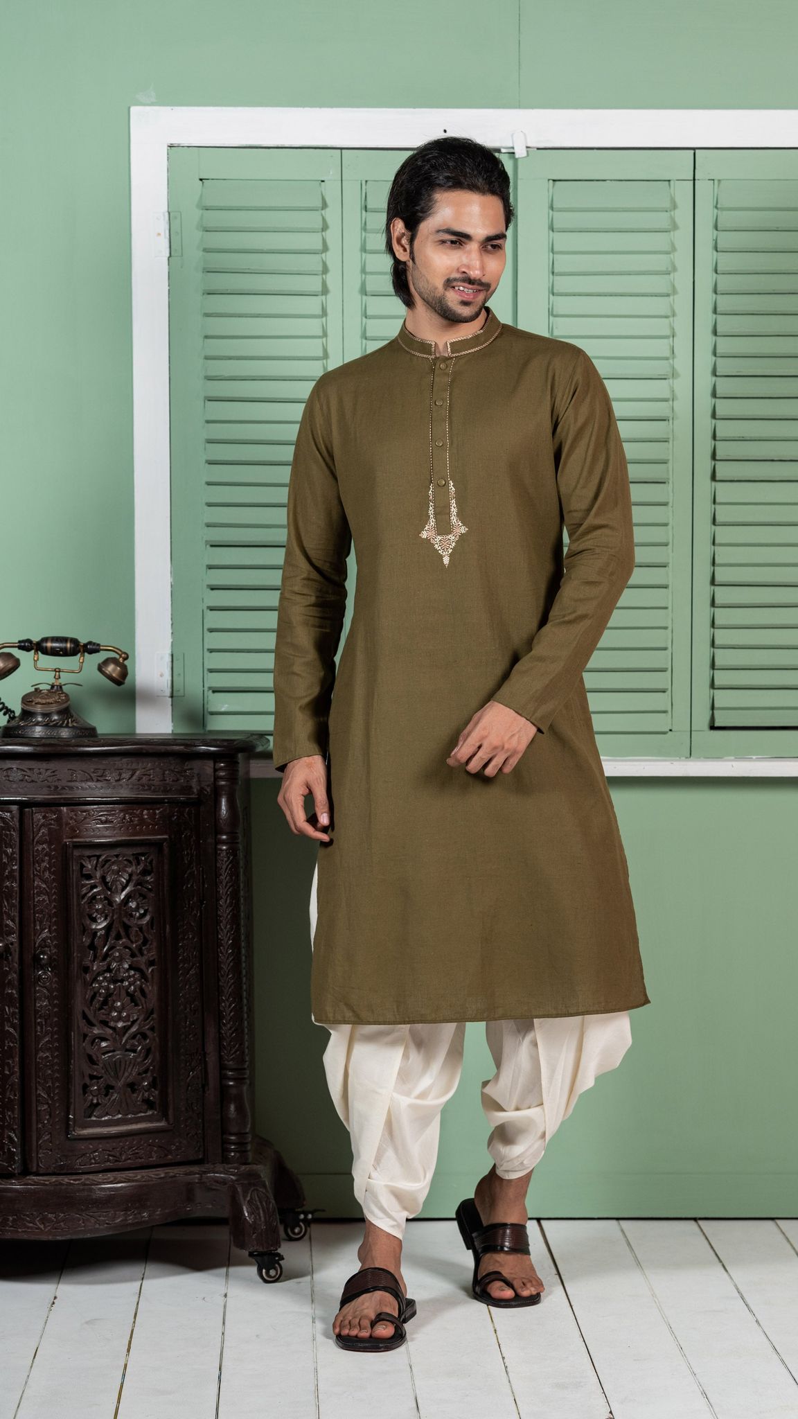 Kisah Men Olive Kurta Set