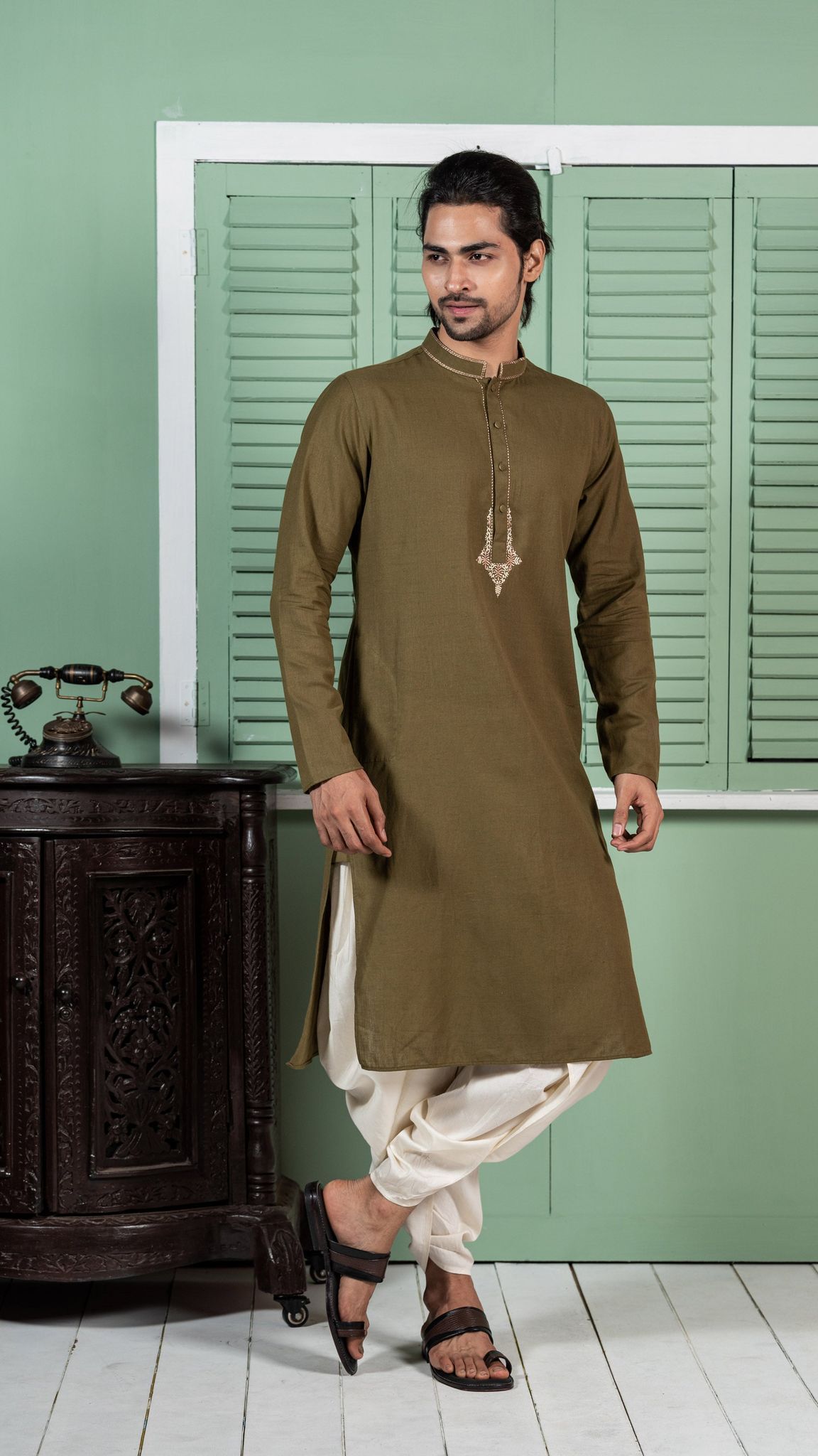 Men Olive Kurta (Set of 1)