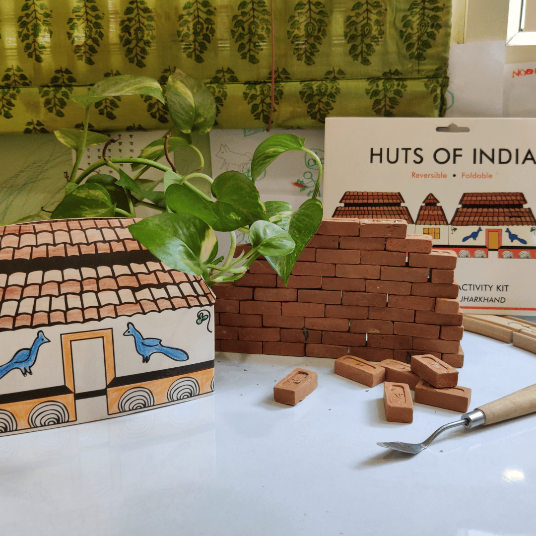 Colouring kit HUTS OF INDIA - Mud Huts of Jharkhand