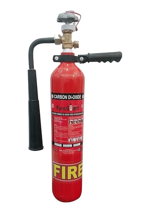 PYRO GUARD CO2 Type Fire Extiguisher Capacity (Red & Black) 4.5 KG