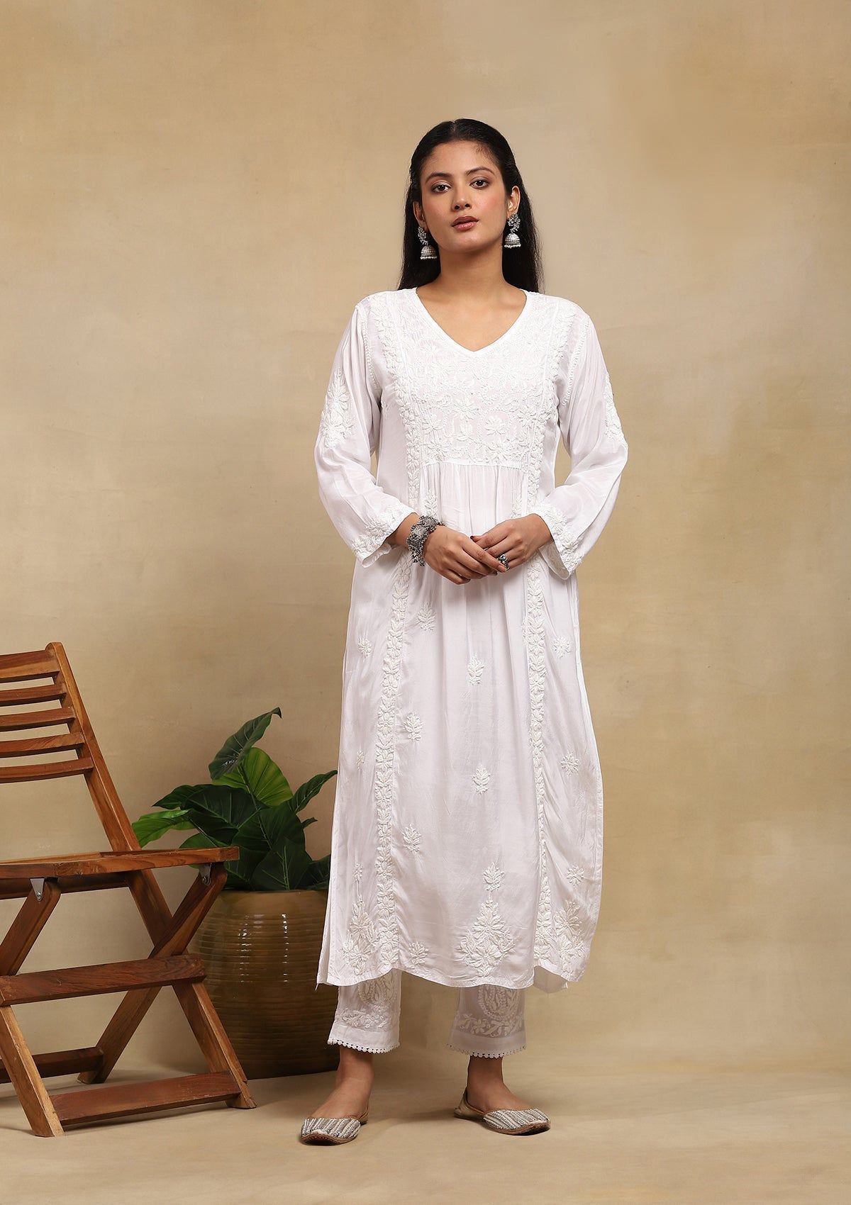 Muslin Chikankari Solid Women's Long Kurta - White