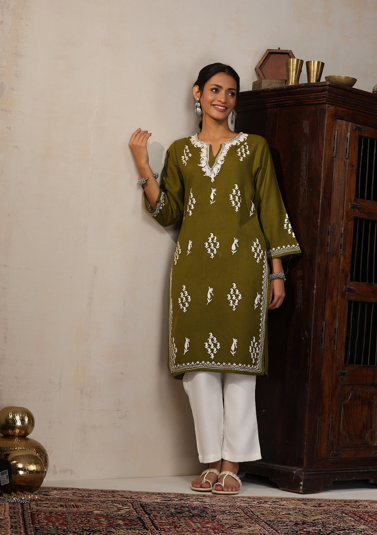 HOC Crafts Aari Embroidered Woollen Solid Women's Long Kurta - Light Green