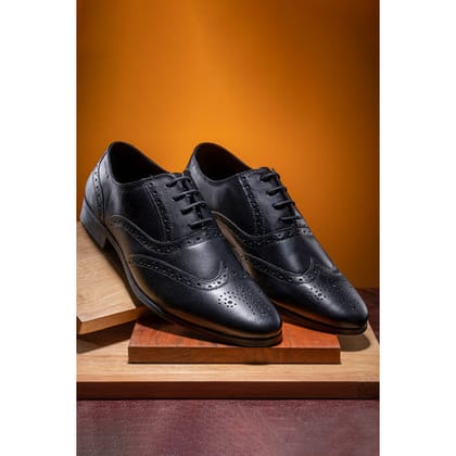 RedTape Men's Black Oxford Shoes