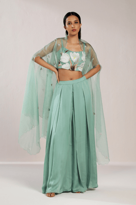 APPLIQUE FLORAL TOP AND PLEATED PLAZZO SET-XS