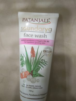 Patanjali Saundarya Face wash Added goodness of pearl + vit. b3 100 g 