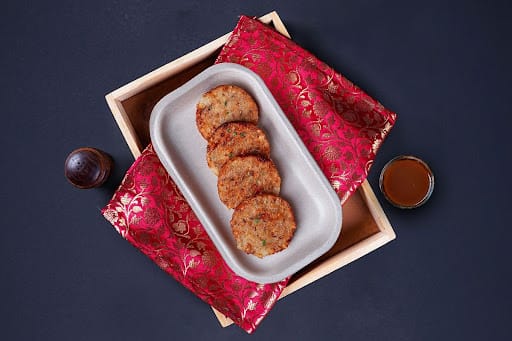 Sabudana Vada & Imli Chutney