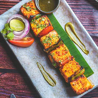 Lal Mirch Ka Paneer Tikka Shasliks (6Pcs)