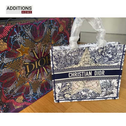 Stylish and Trendy  Luxury Premium Tote Bag .(16 inch x 7 inch x 12.5 inch)-16x7x12.5 inch