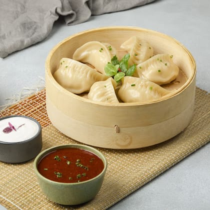 Chicken Momos With Momo Chutney