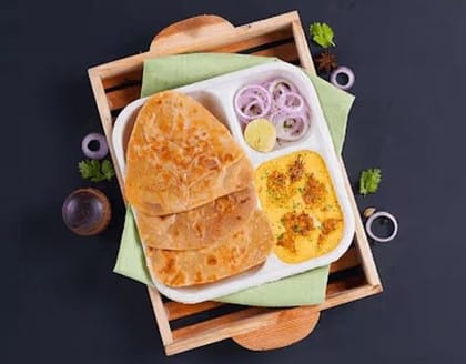 Chicken Mughlai Gravy & Paratha Lunchbox- __ Regular Chicken Mughlai Gravy With Paratha Lunchbox