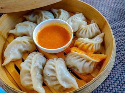 Chicken Steam Momos [10 Pieces]
