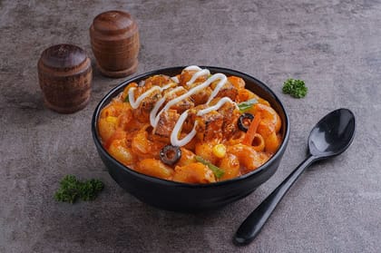 Hot Garlic Mac & Cheese With Paneer Tikka Bowl