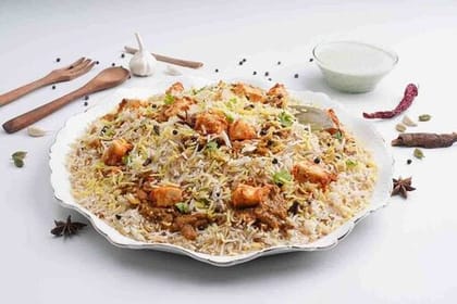 Lucknowi Paneer Biryani (Serves 2-3).