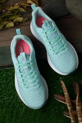 RedTape Women Sea Green Walking Shoes