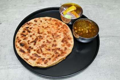 Tawa Gobi Paratha Thali