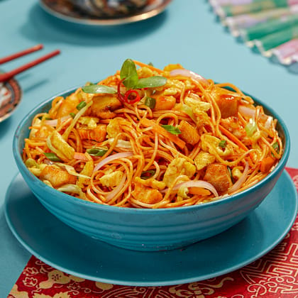 Chicken Schezwan Noodles - Full (1000 ml)