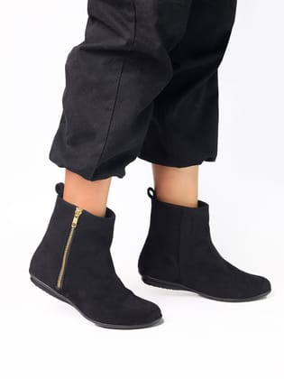 Svelte Black Boots-Black / 36