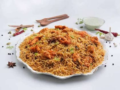 Hyderabadi Chicken Tikka Biryani (Serves 2-3).