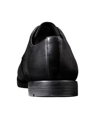 Clarks Ronnie Walk Mens Derby-8 / Black Leather