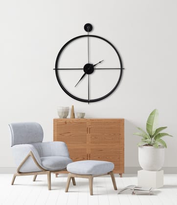 Black Metal Round Wall Clock