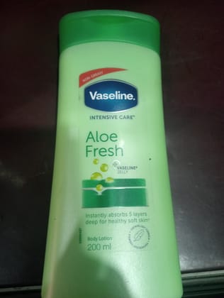 Vaseline. Aloe Fresh Body lotion 