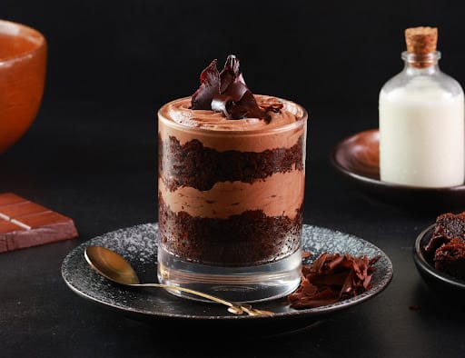 Rich Chocolate Mousse Cake