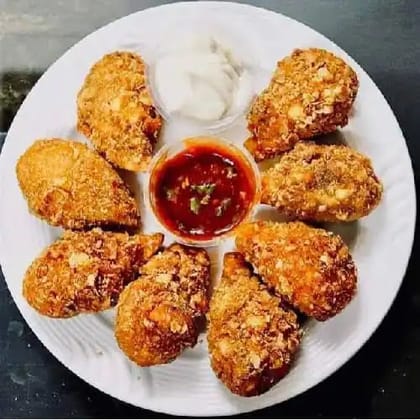 Veg Kurkure Oats Momos [8 Pieces]