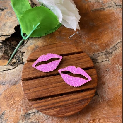 Shimmer Lips Studs-Pink