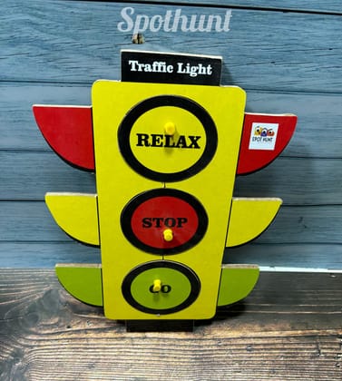 Traffic light knob puzzle