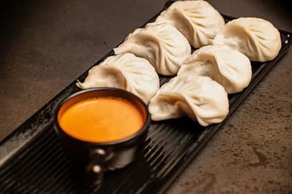 Veg Steam Momo [6 Pieces]