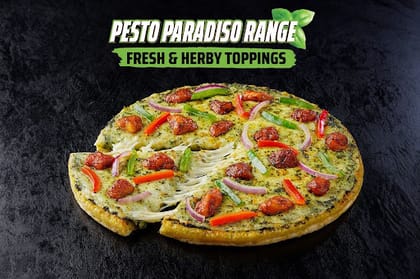 Pesto Chicken Paradiso Medium Pizza (Serves 2)