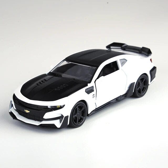 Chevrolet Camaro Resembling Metal Die Cast Car - 1:32 Scale - White