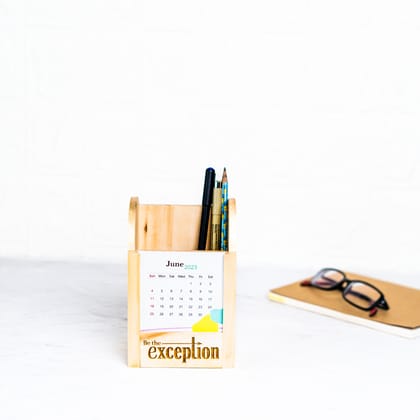 IVEI Aesthetic Desk Organizer with Calendar & Quote