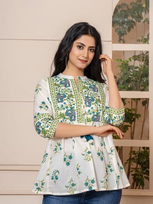 White Boho Chic Floral Print Top-M
