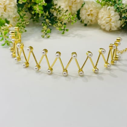 Layla zigzag choker