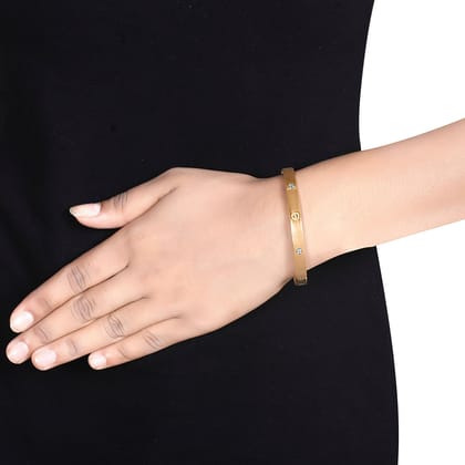 Screw Thick Band Bracelet-Gold Finish / 2.6