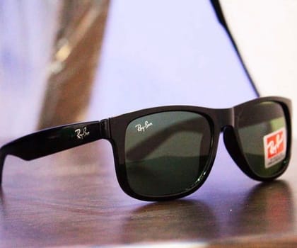 Ray-Ban RB Stylish Wayfarer Master Pcs Sunglasses Black Mirror For Men.