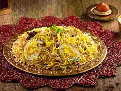 Tokhm-E-Biryani (Hyderabadi Egg Dum Biryani - Serves 1)