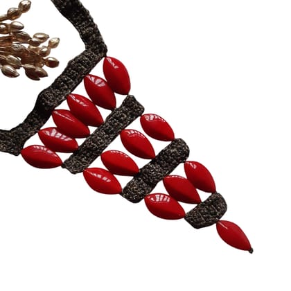 Bohemian Upside-Down Pyramid Necklace - Handcrafted Jute Thread Jewelry with Vibrant Red & Blush Teardrop Glass Beads, Lightweight Comfortable Design, Ideal for Chic Summer Beach Look