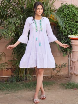 Short dress with handwork and self-printed cotton fabric-White / L