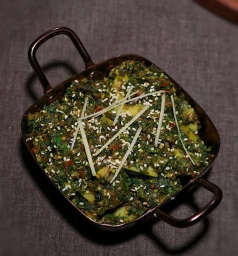 Tilwale Aloo Palak