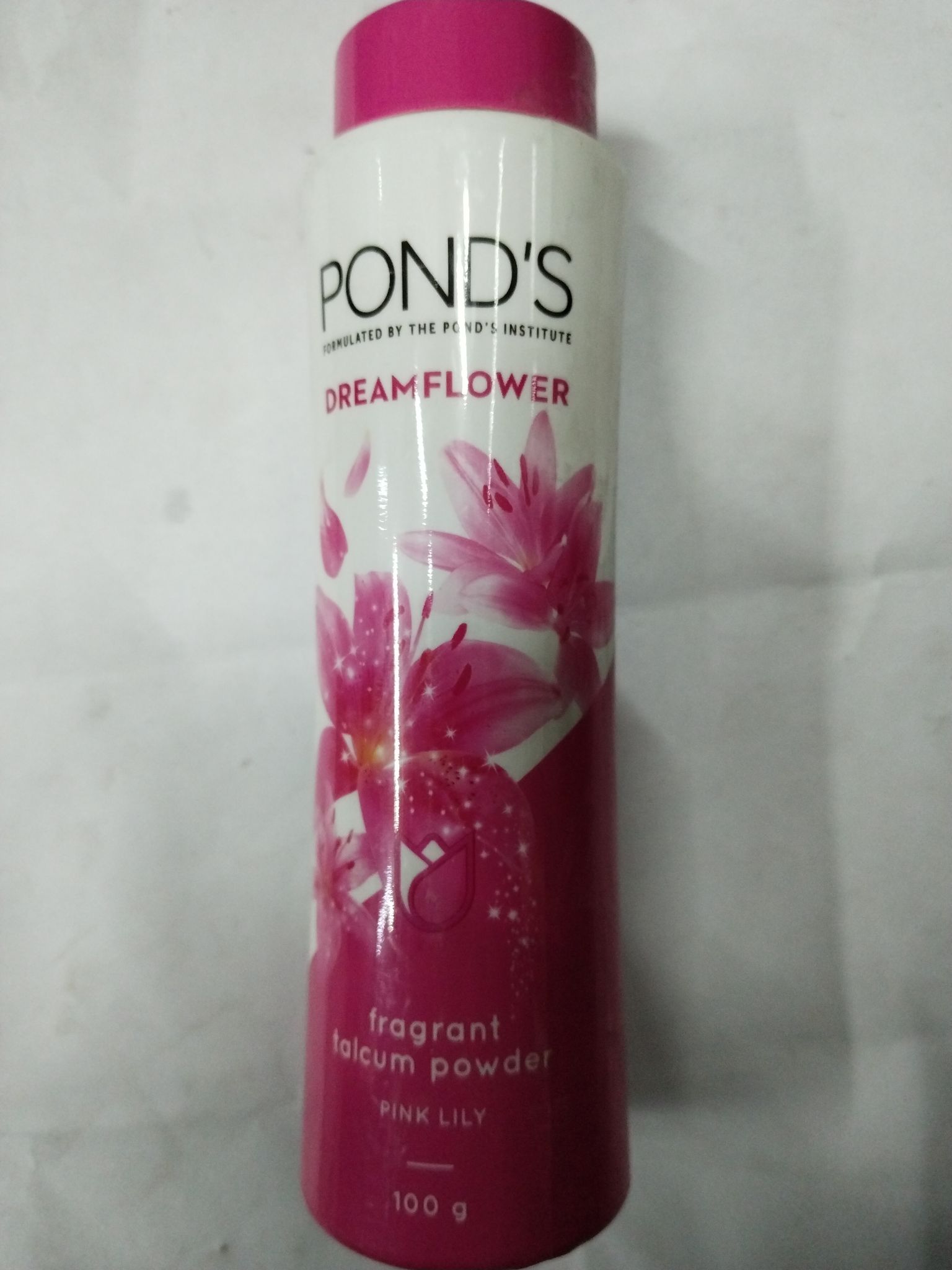 Pond's Dreamflower Fragrant talcum powder Pink lily 