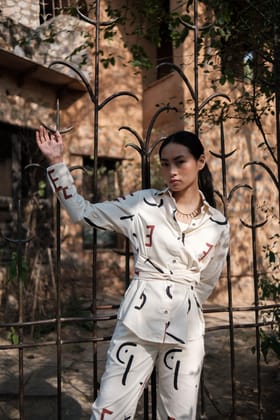 Nara Front knot Shirt Ecru Line Printed-XS